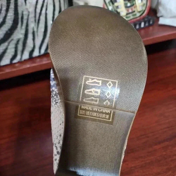 Qupid Sling Back Chunky Platforms. Size 7 - Picture 8 of 13